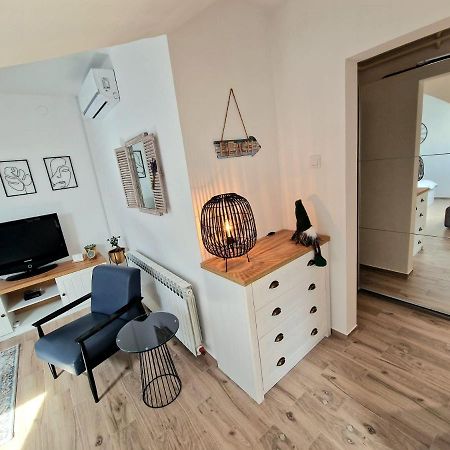 Studio Apartman Varadero เบียโลวาร์ ภายนอก รูปภาพ