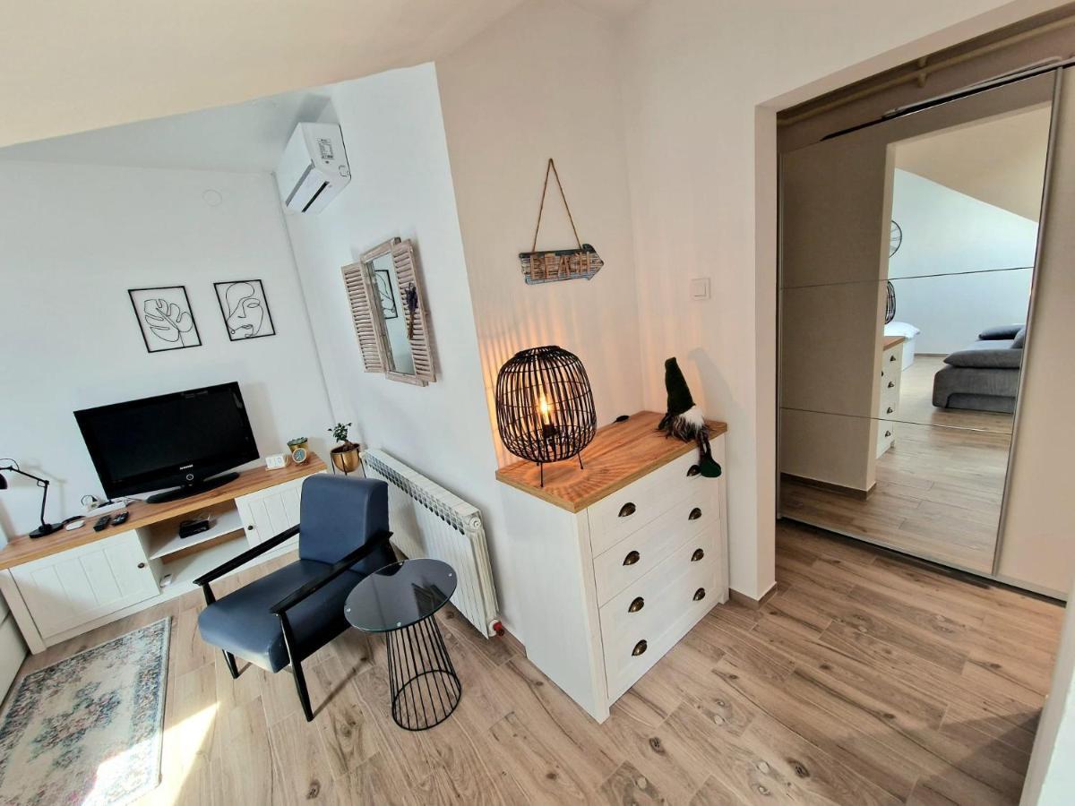 Studio Apartman Varadero เบียโลวาร์ ภายนอก รูปภาพ